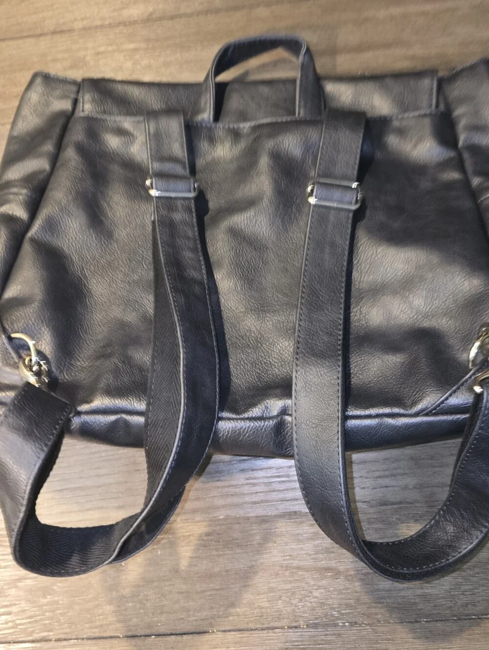 Thirty One Black Backpack/profesional Bag